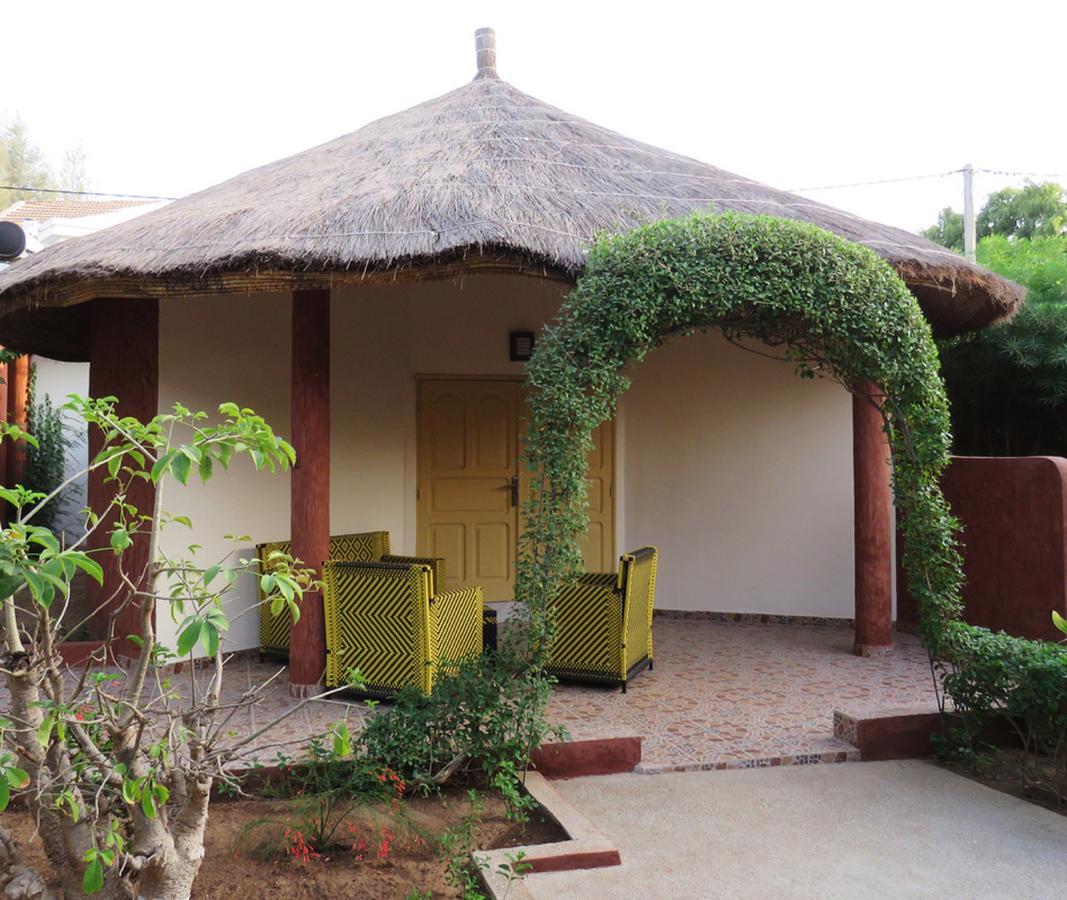 Le Lion Dort Hotel Somone Exterior photo