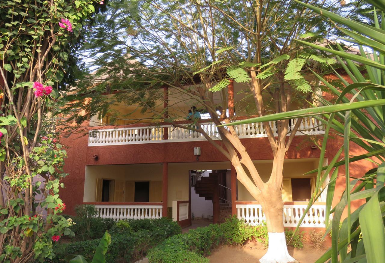 Le Lion Dort Hotel Somone Exterior photo